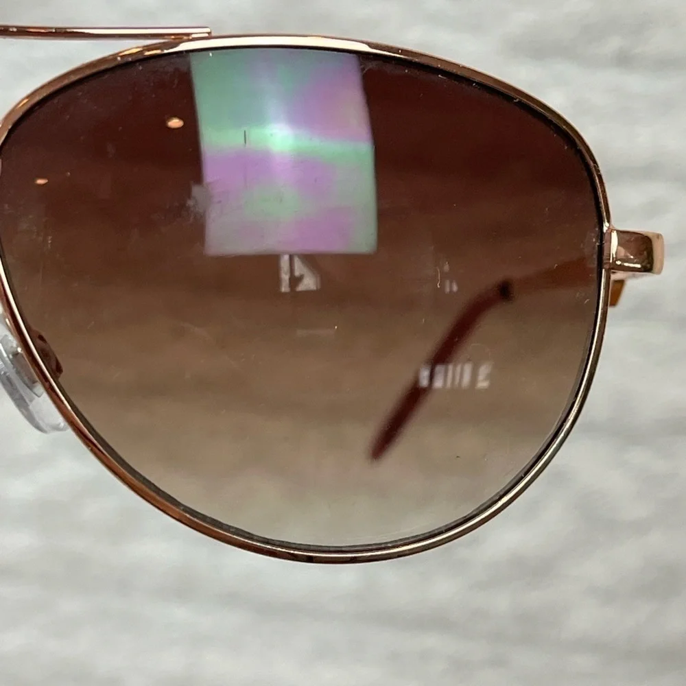 JUICY COUTURE Aviator Sunglasses with Hearts on ear piece Style 3166